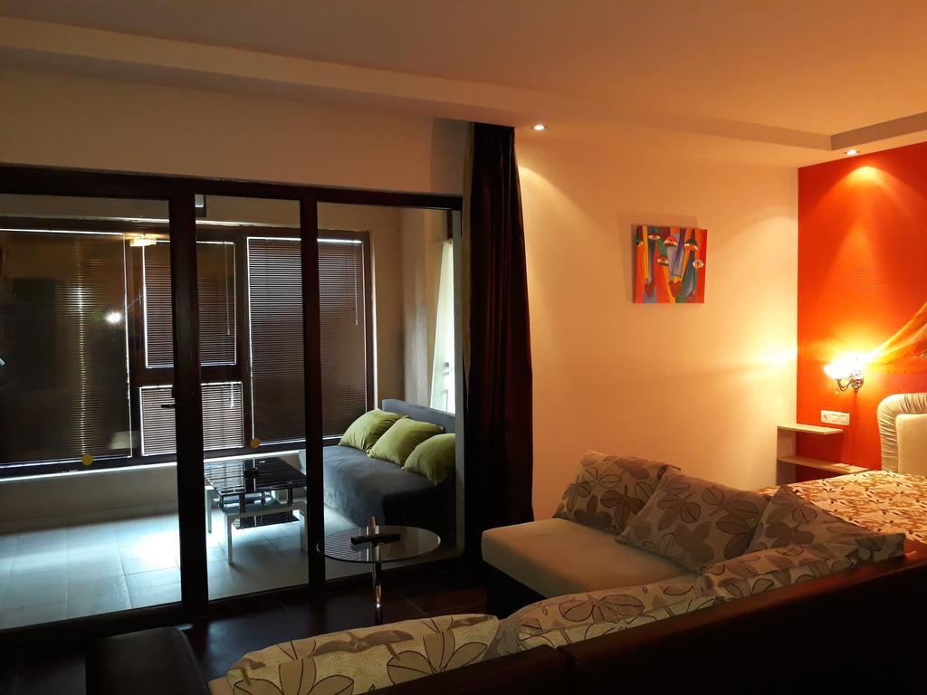 Private Apartments In Hotel Dolce Vita Zlatni pjasătsi Eksteriør bilde