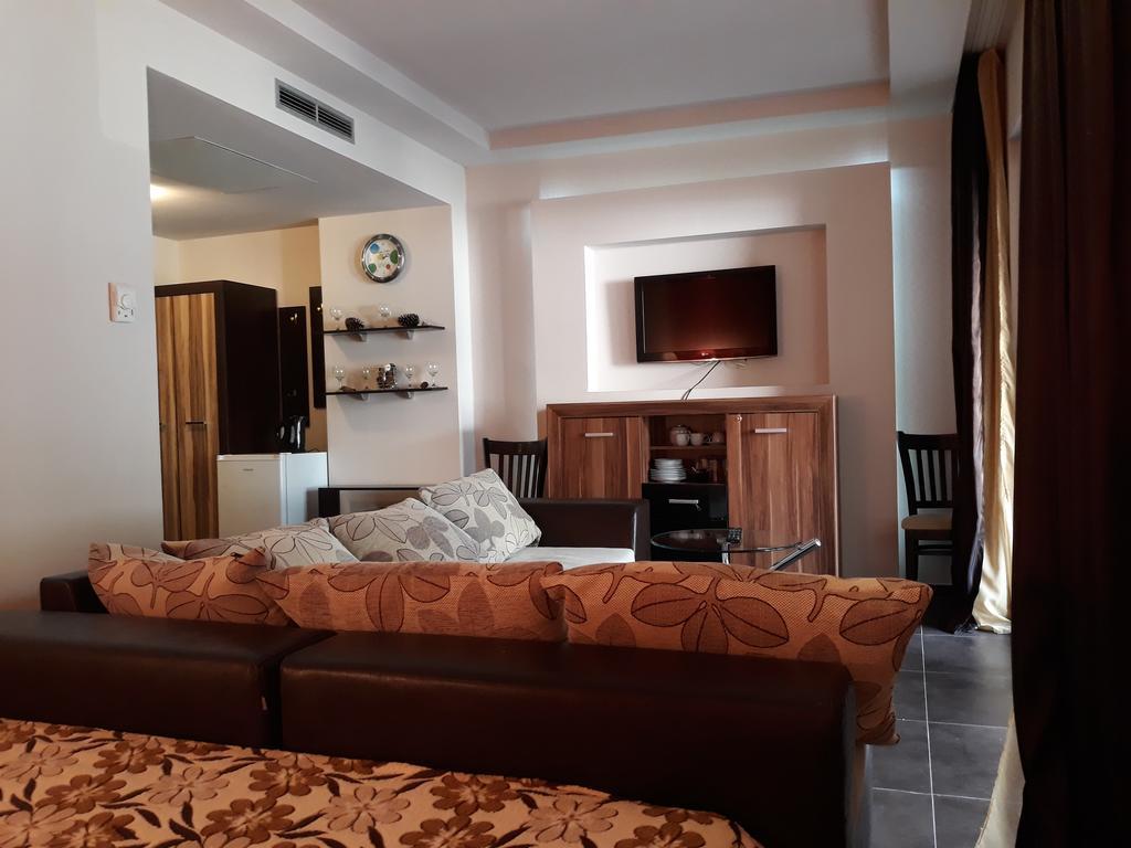Private Apartments In Hotel Dolce Vita Zlatni pjasătsi Eksteriør bilde